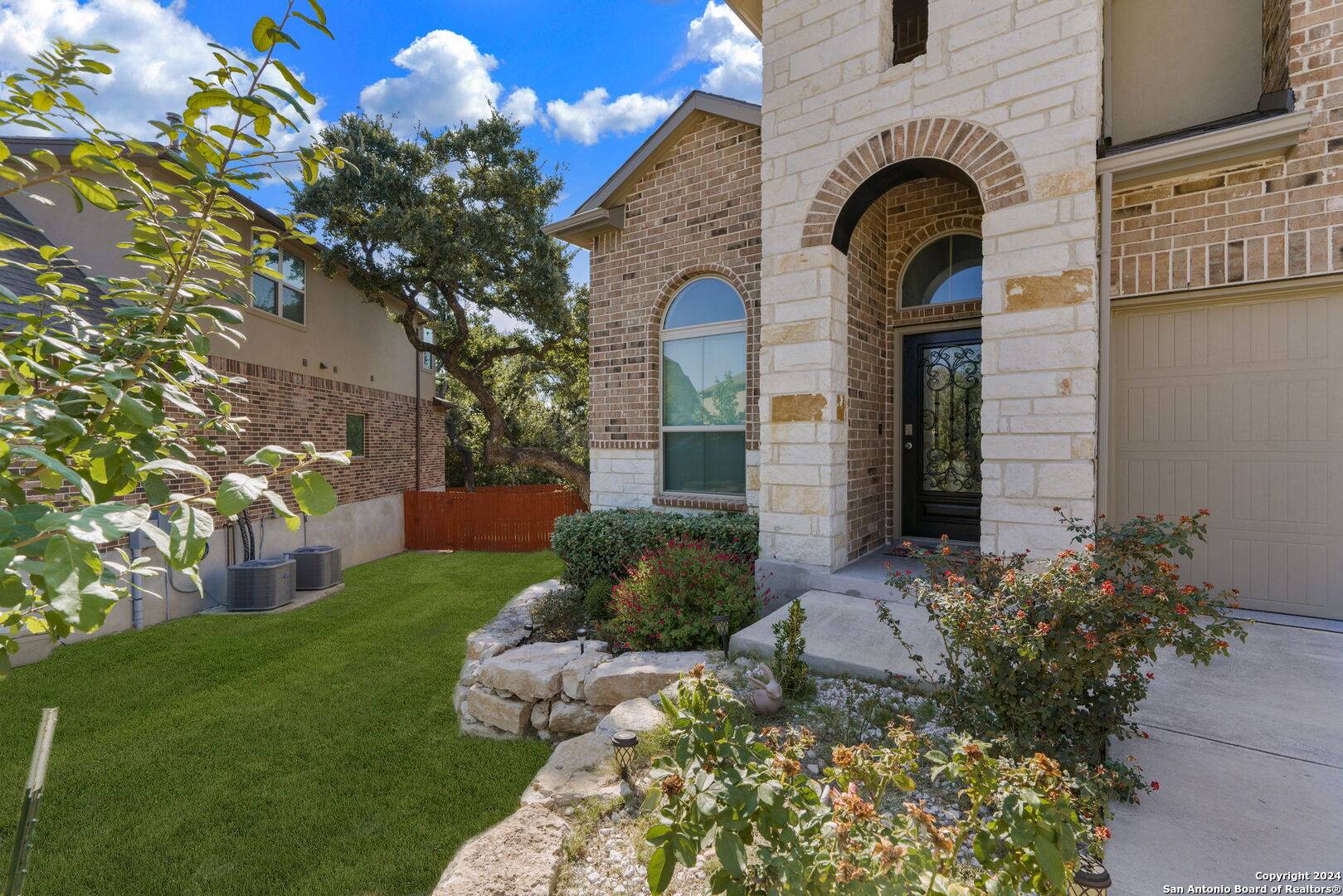 Boerne, TX 78015-6527,8213 MORRO HL