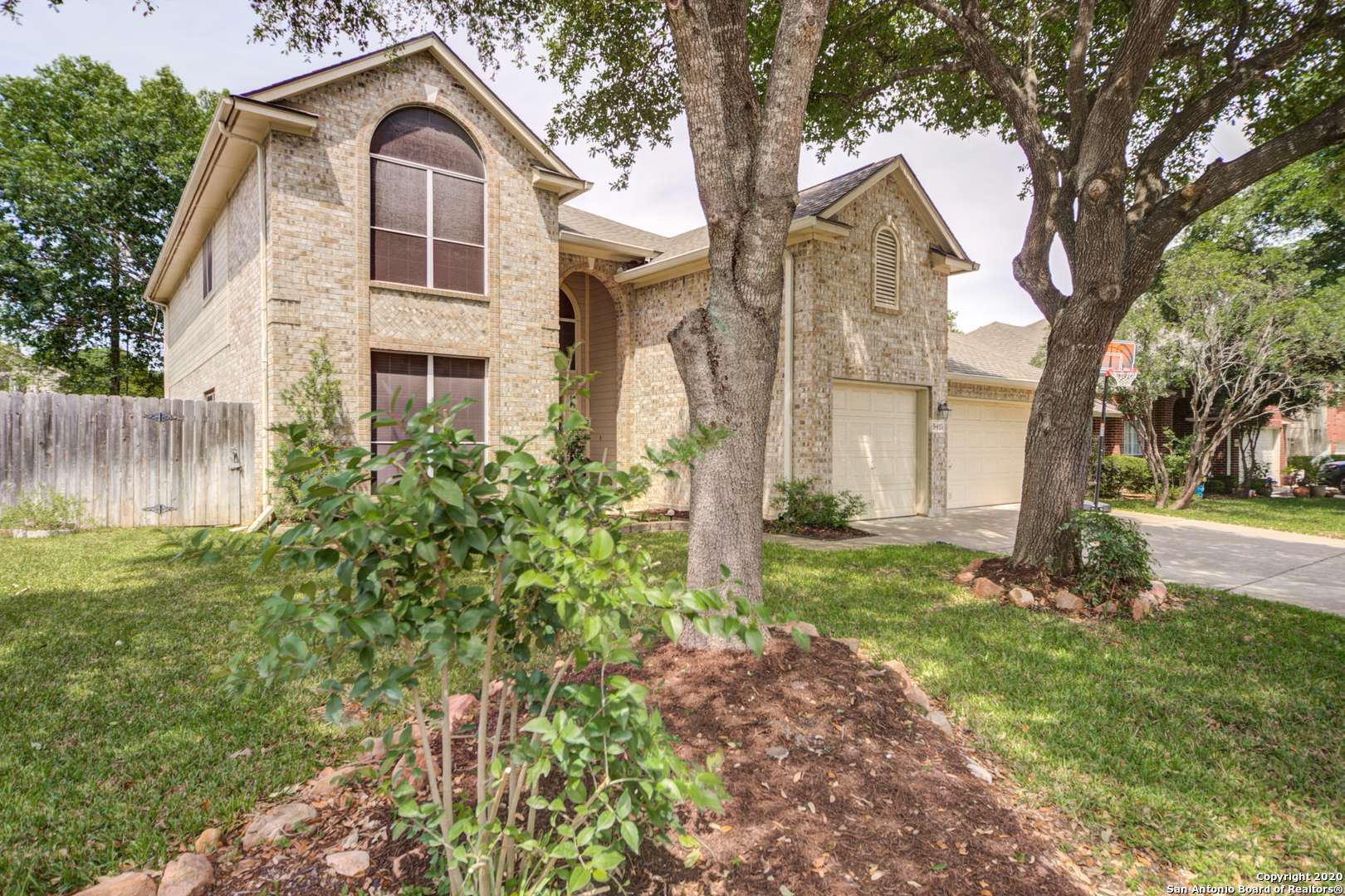 Helotes, TX 78023-4140,9415 Camino Venado