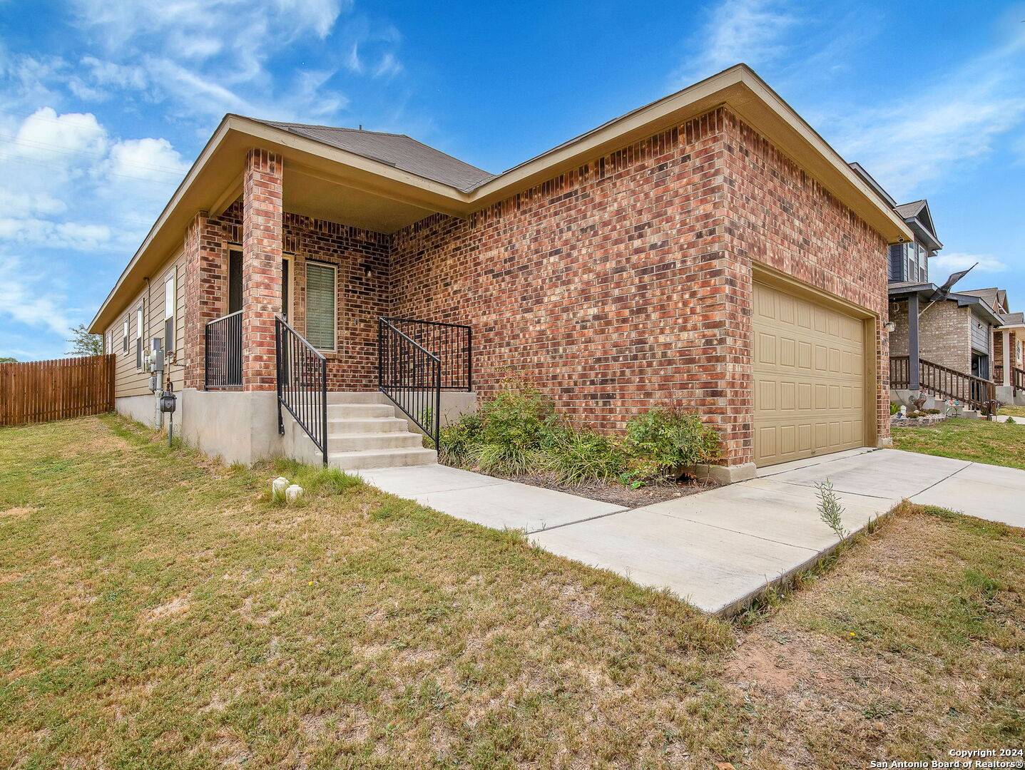 San Antonio, TX 78253-2214,329 HUNTERS RANCH