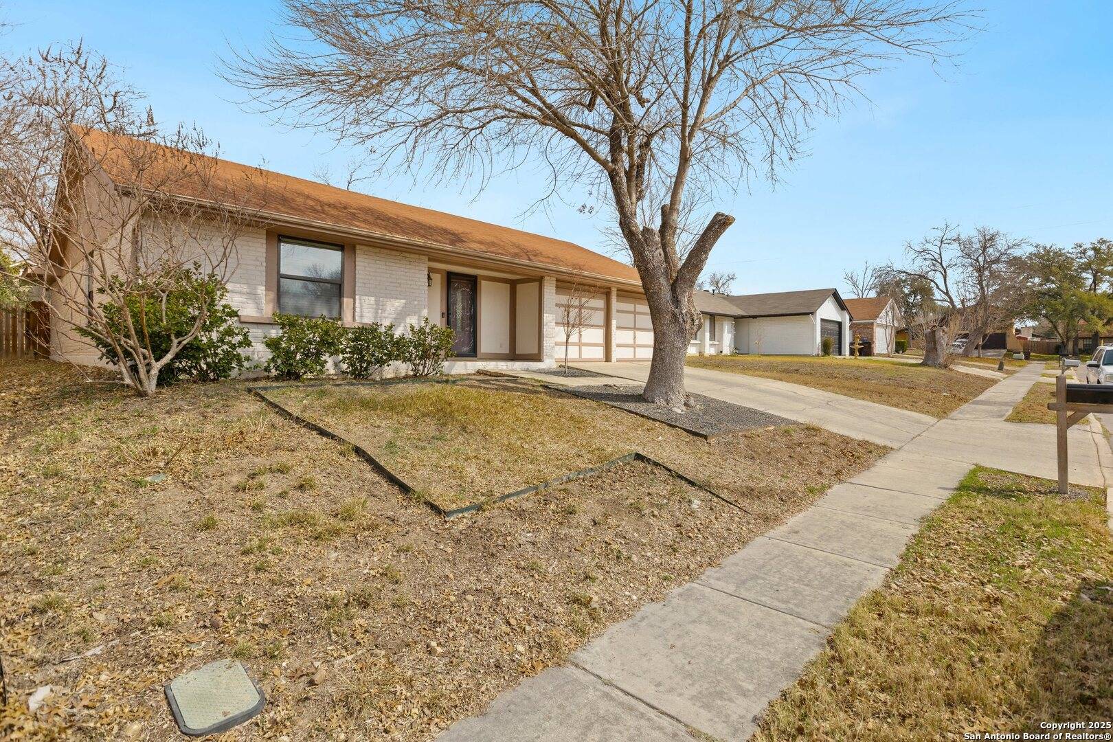 San Antonio, TX 78240-3247,6011 WALKING GAIT DR