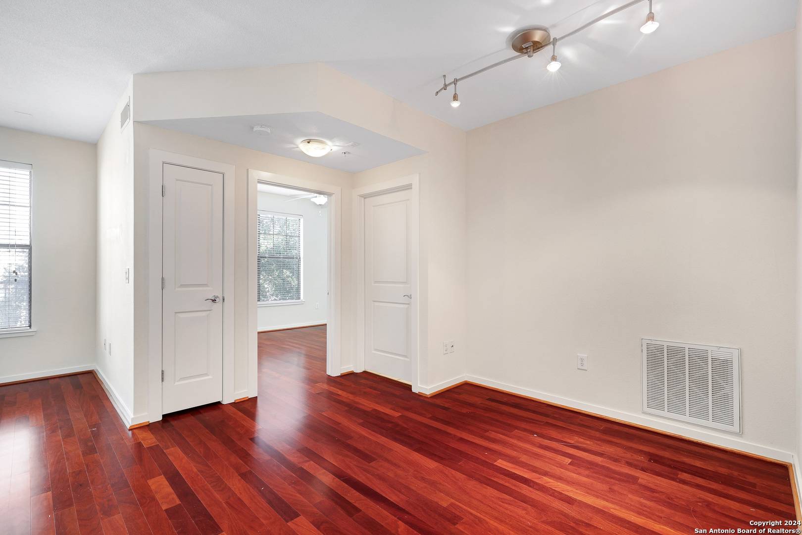 San Antonio, TX 78229-4543,7342 OAK MANOR DR UNIT 1204