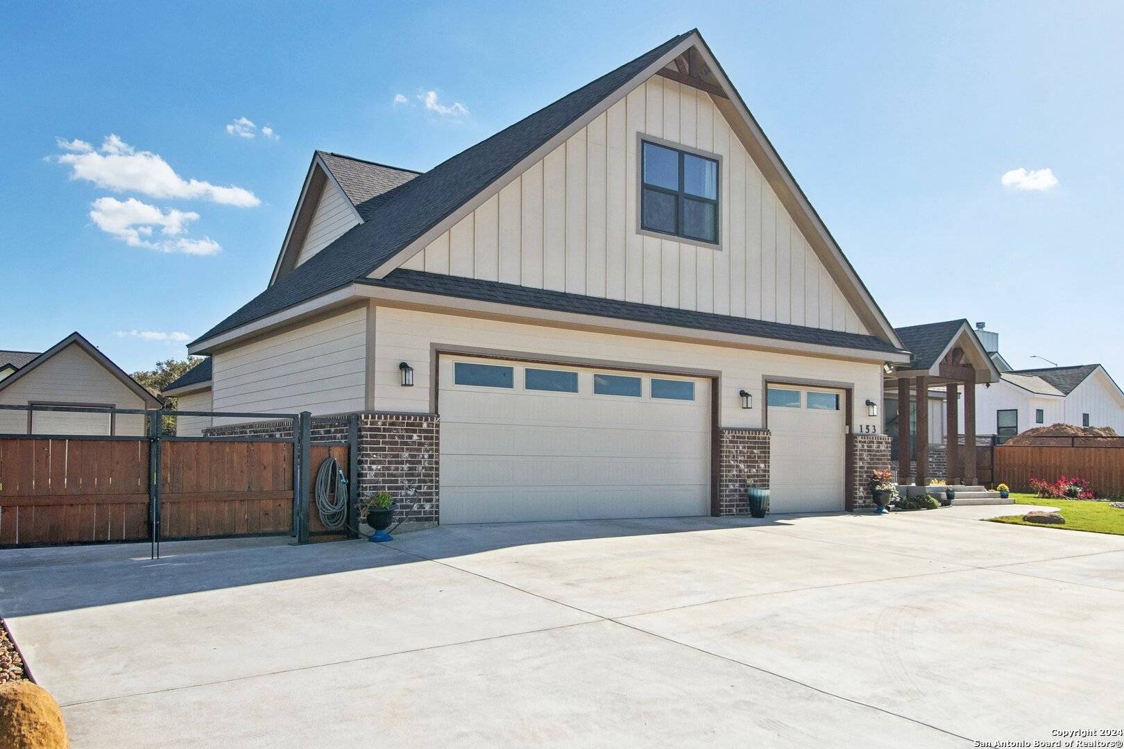 La Vernia, TX 78121,153 Magnolia Cir