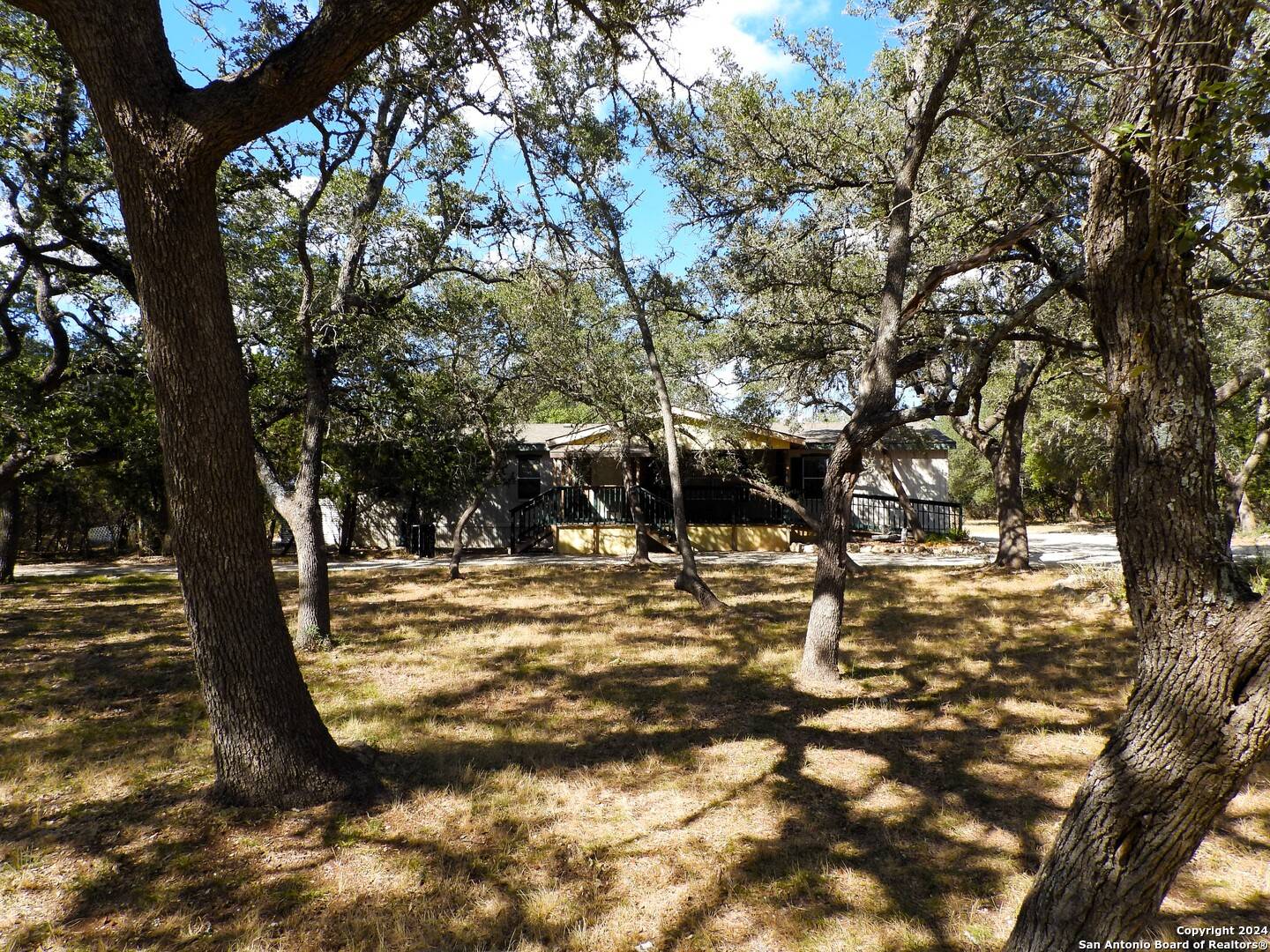 Lakehills, TX 78063,600 SUMMIT ROAD