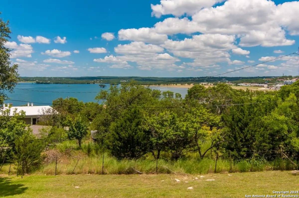 Canyon Lake, TX 78133-3342,1581 Parkview Dr UNIT E7