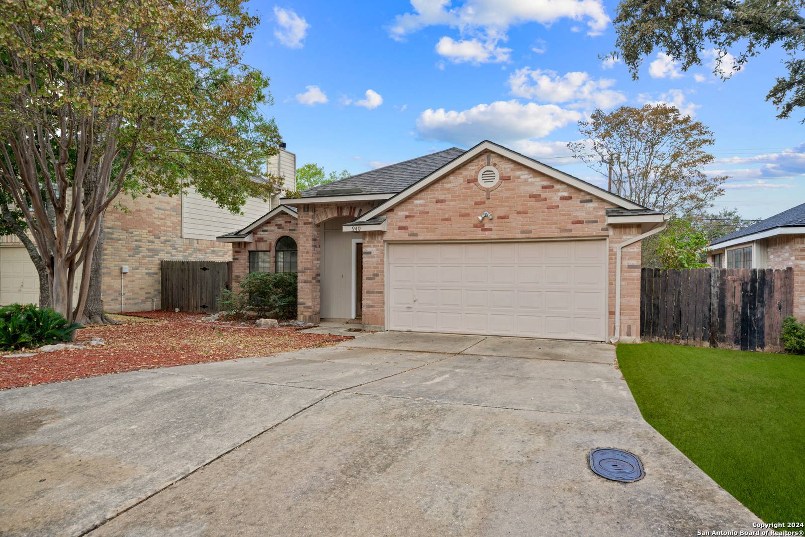 San Antonio, TX 78258,940 Hedgestone