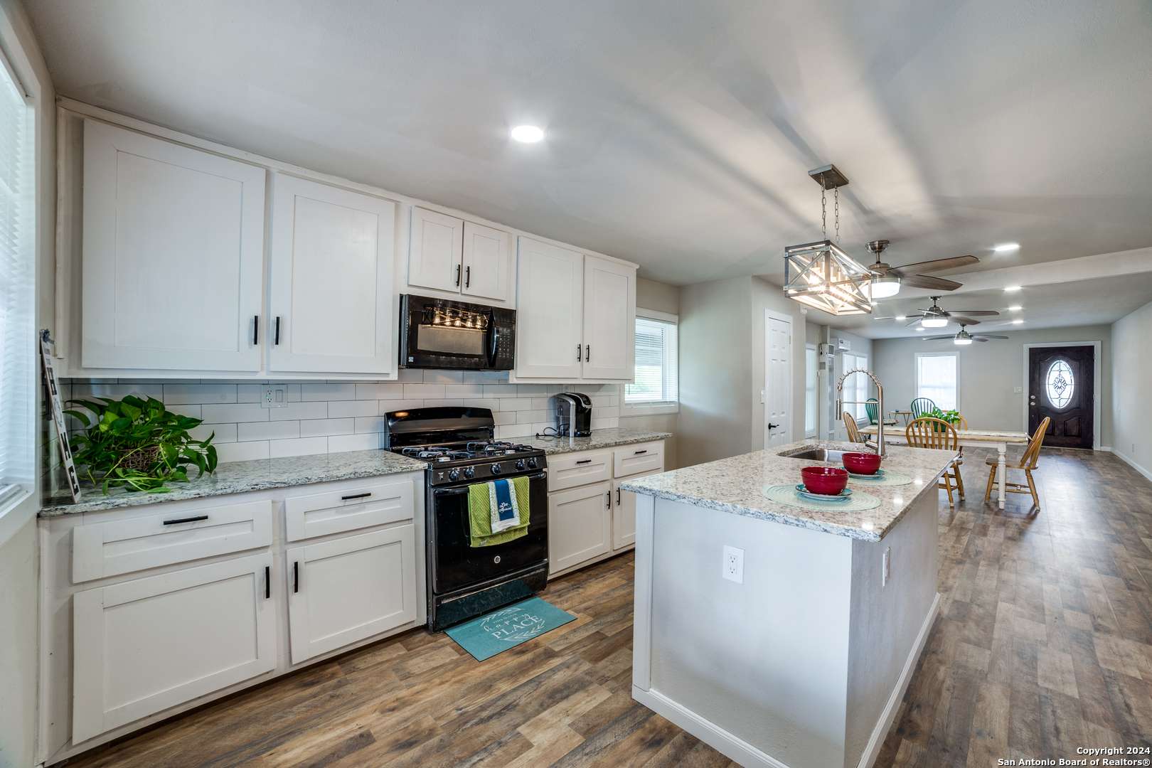 Karnes City, TX 78118,912 Main
