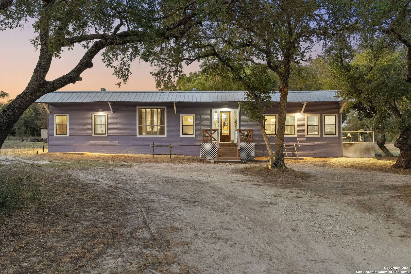 Natalia, TX 78059,216 COUNTY ROAD 6815