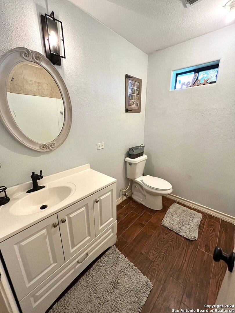 Natalia, TX 78059-2046,133 COUNTY ROAD 7724