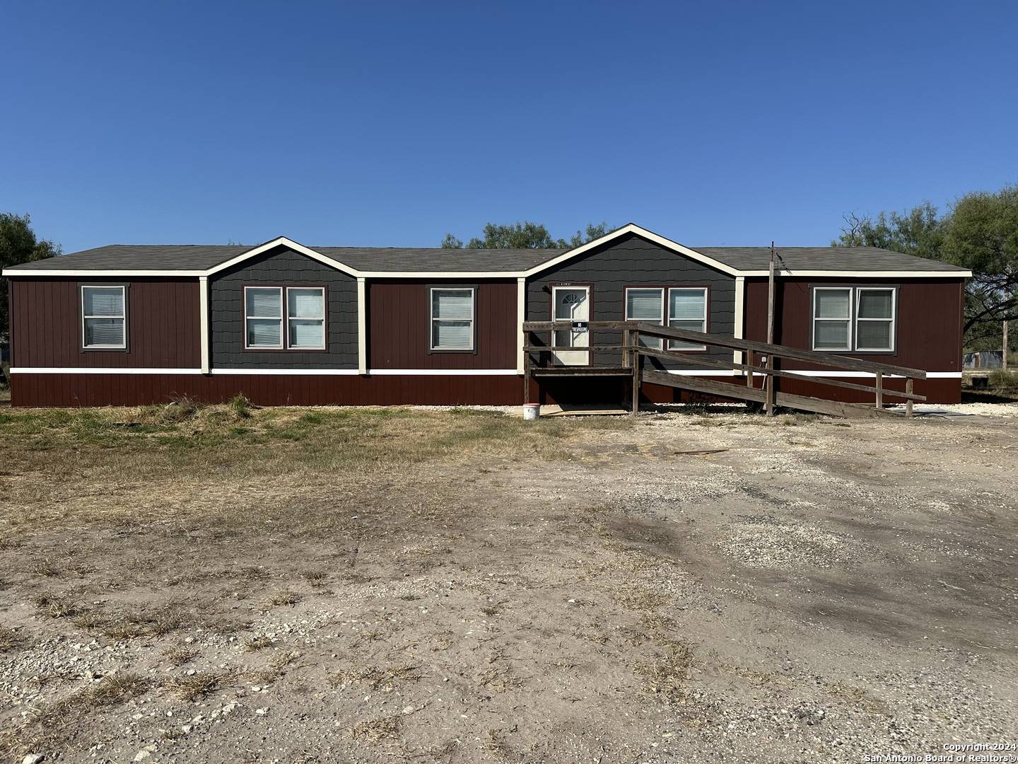 Christine, TX 78012,211 8TH ST