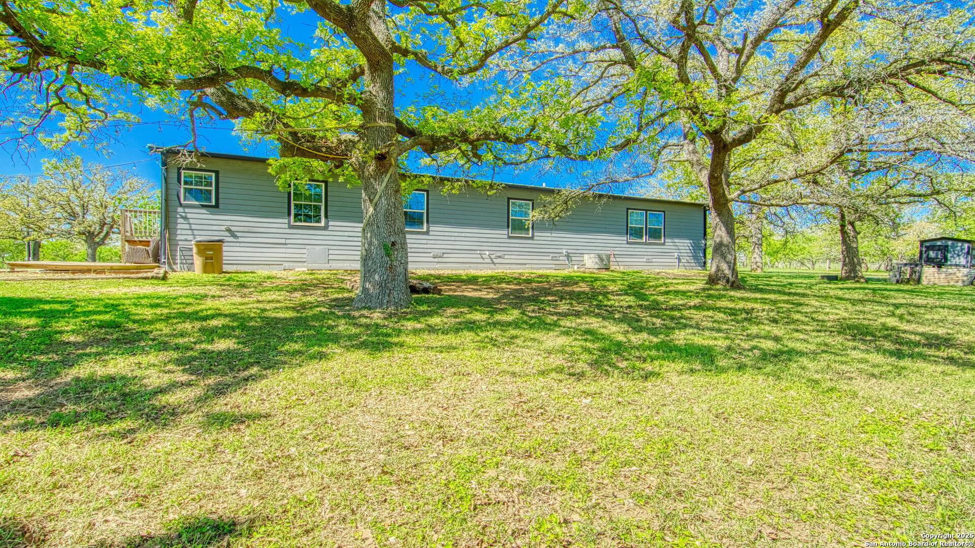Stockdale, TX 78160,1434 COUNTY ROAD 425
