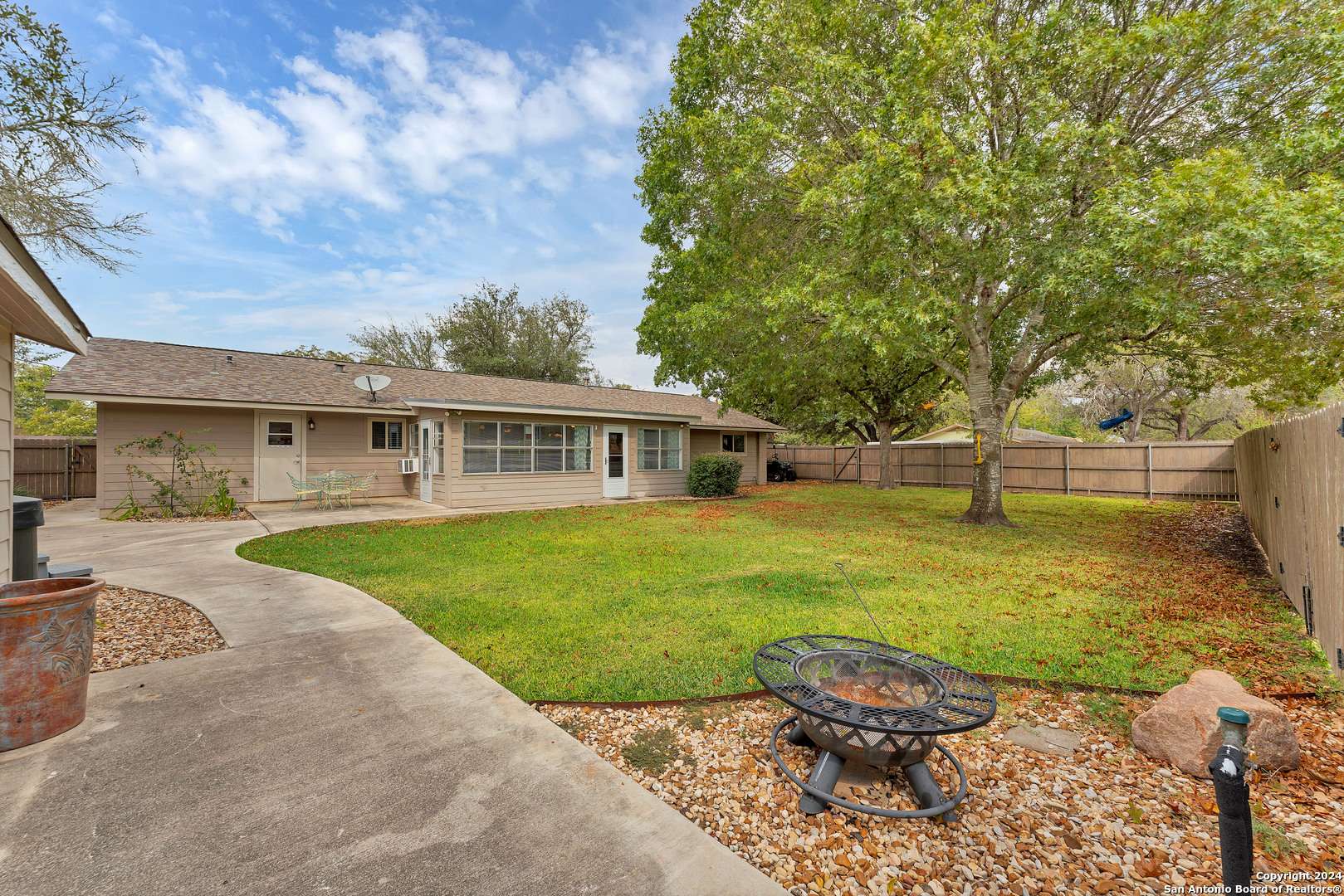 Seguin, TX 78155-5245,1653 ROSEWOOD ST