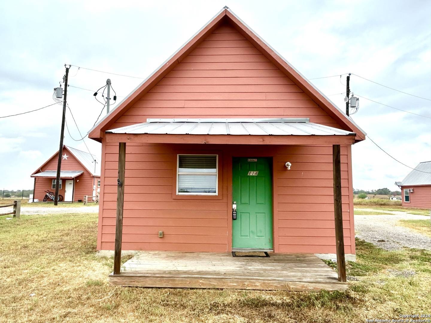 Floresville, TX 78114,573 Texas 97 UNIT 114