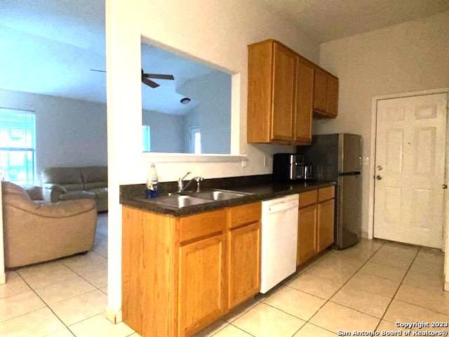 Pleasanton, TX 78064-1940,716 UVALDE ST UNIT B