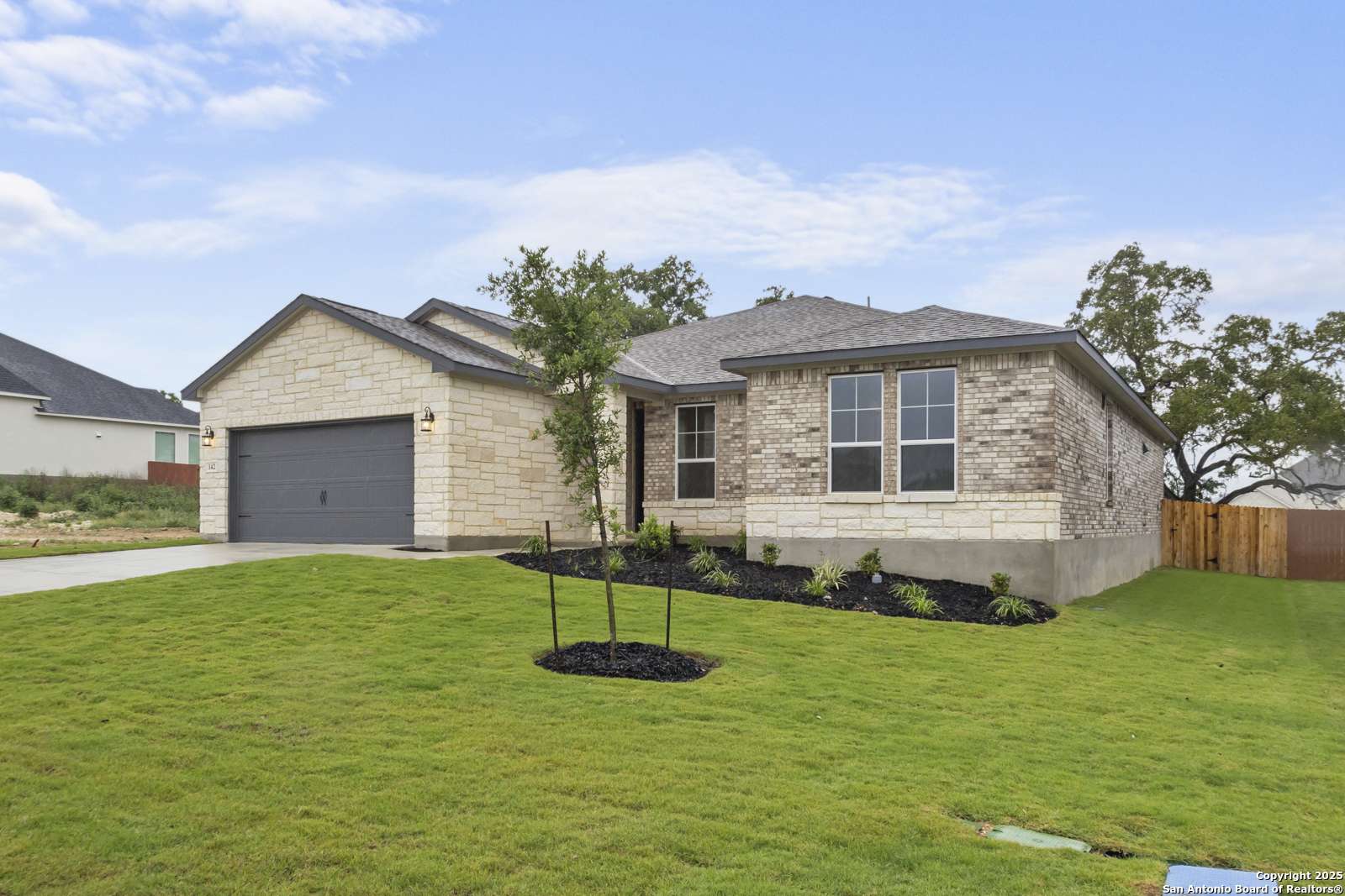 Castroville, TX 78009,142 Highland Park