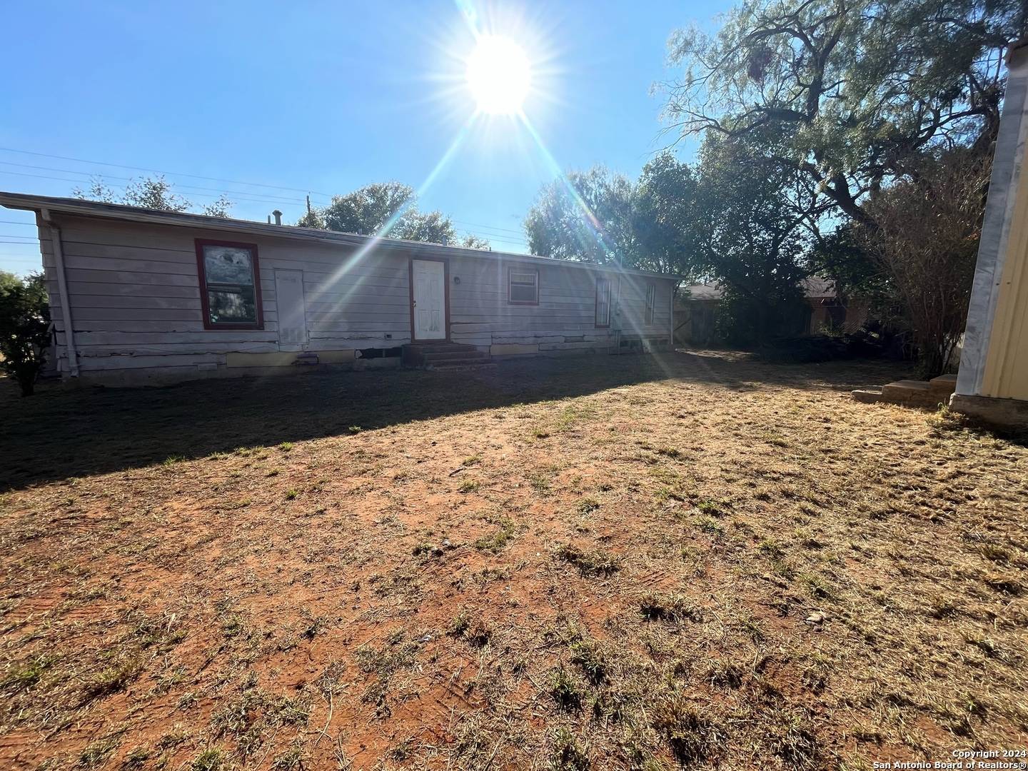 Pearsall, TX 78061,1311 Colorado St