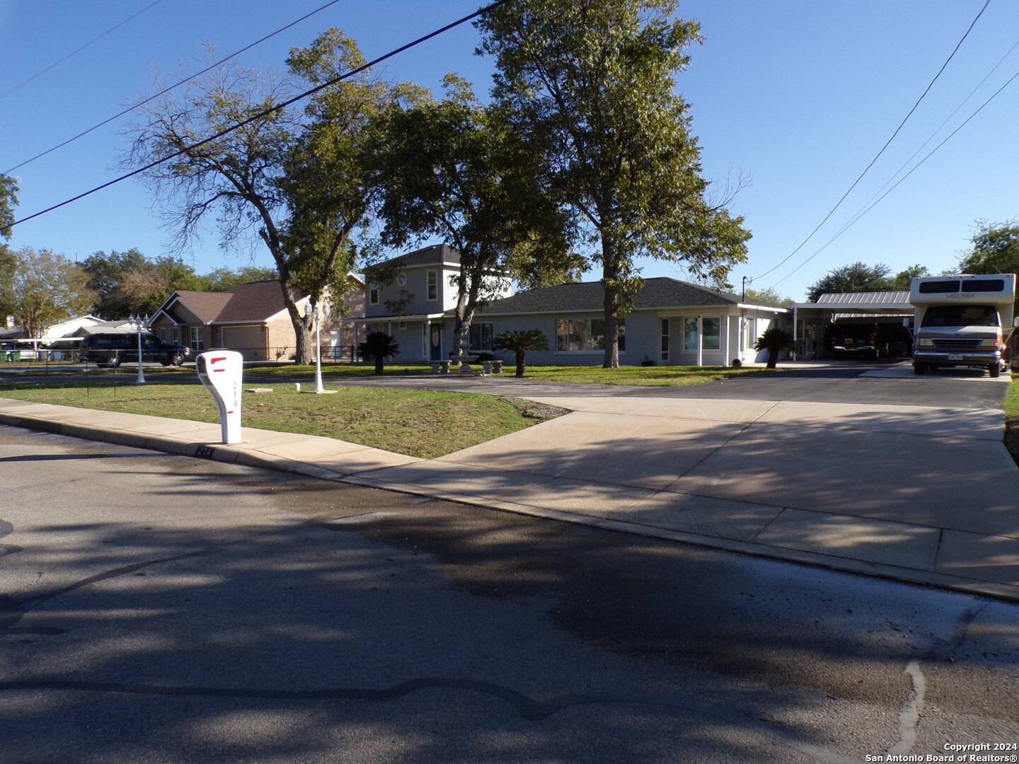 San Antonio, TX 78220-3504,214 GLENOAK DR