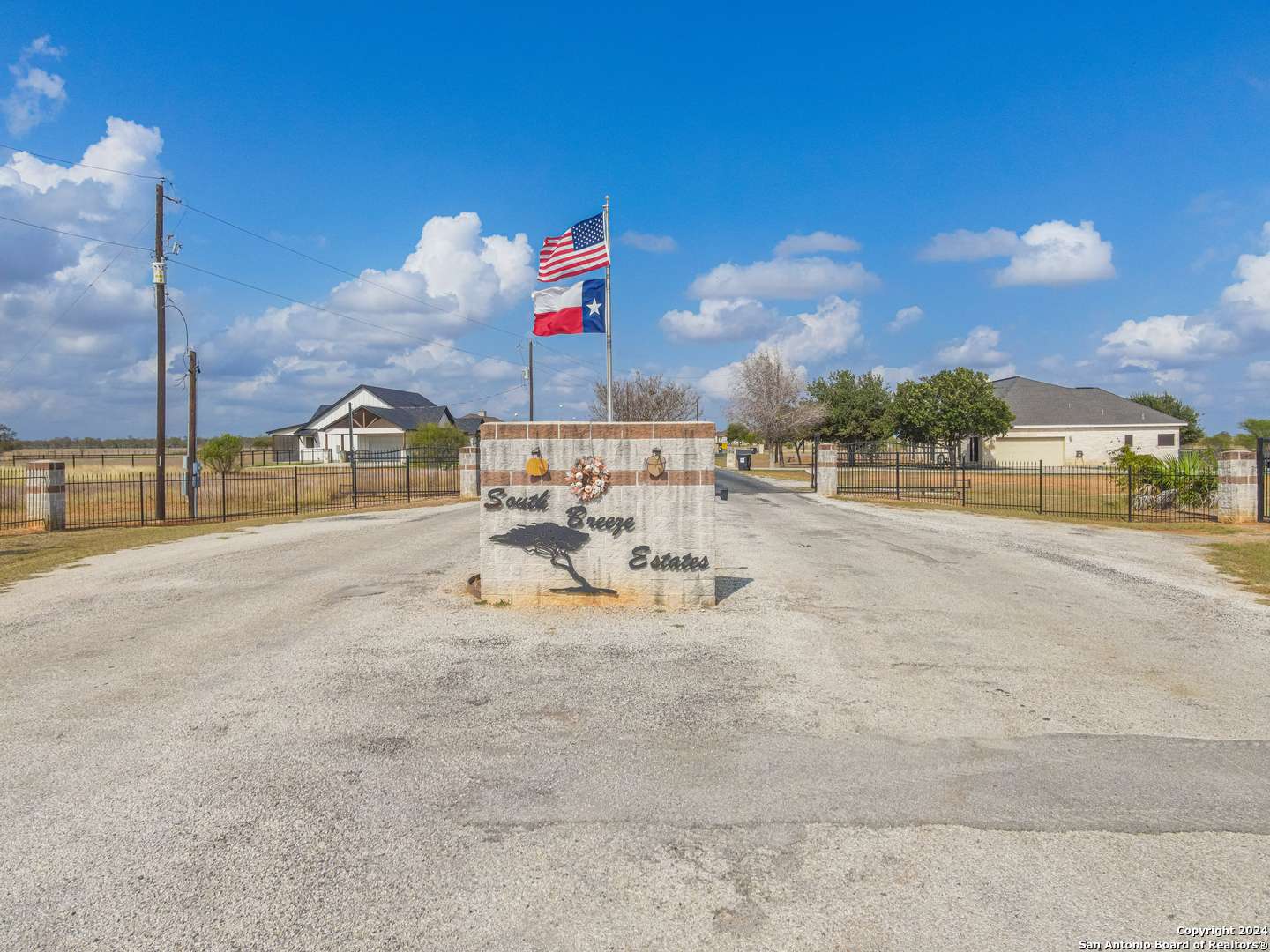 Floresville, TX 78114,101 GENTLE BREEZE