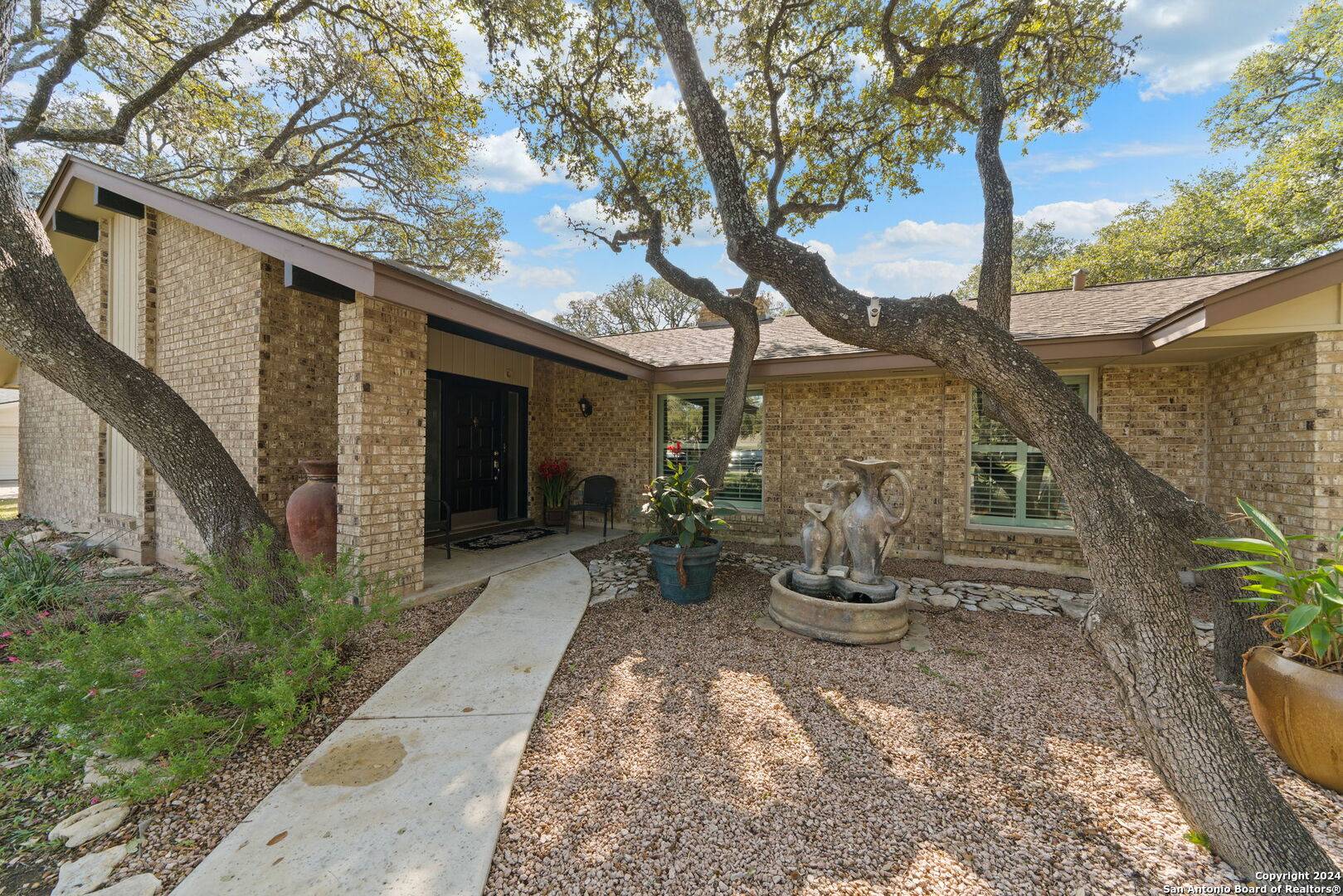 Hollywood Park, TX 78232-1108,140 GARRAPATA LN