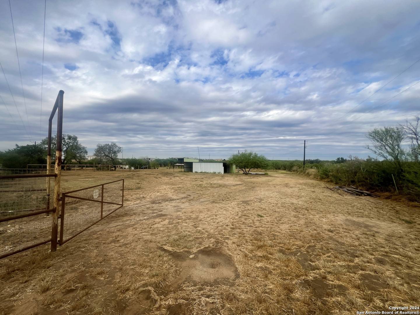 Pleasanton, TX 78064,241 PULLINS RD