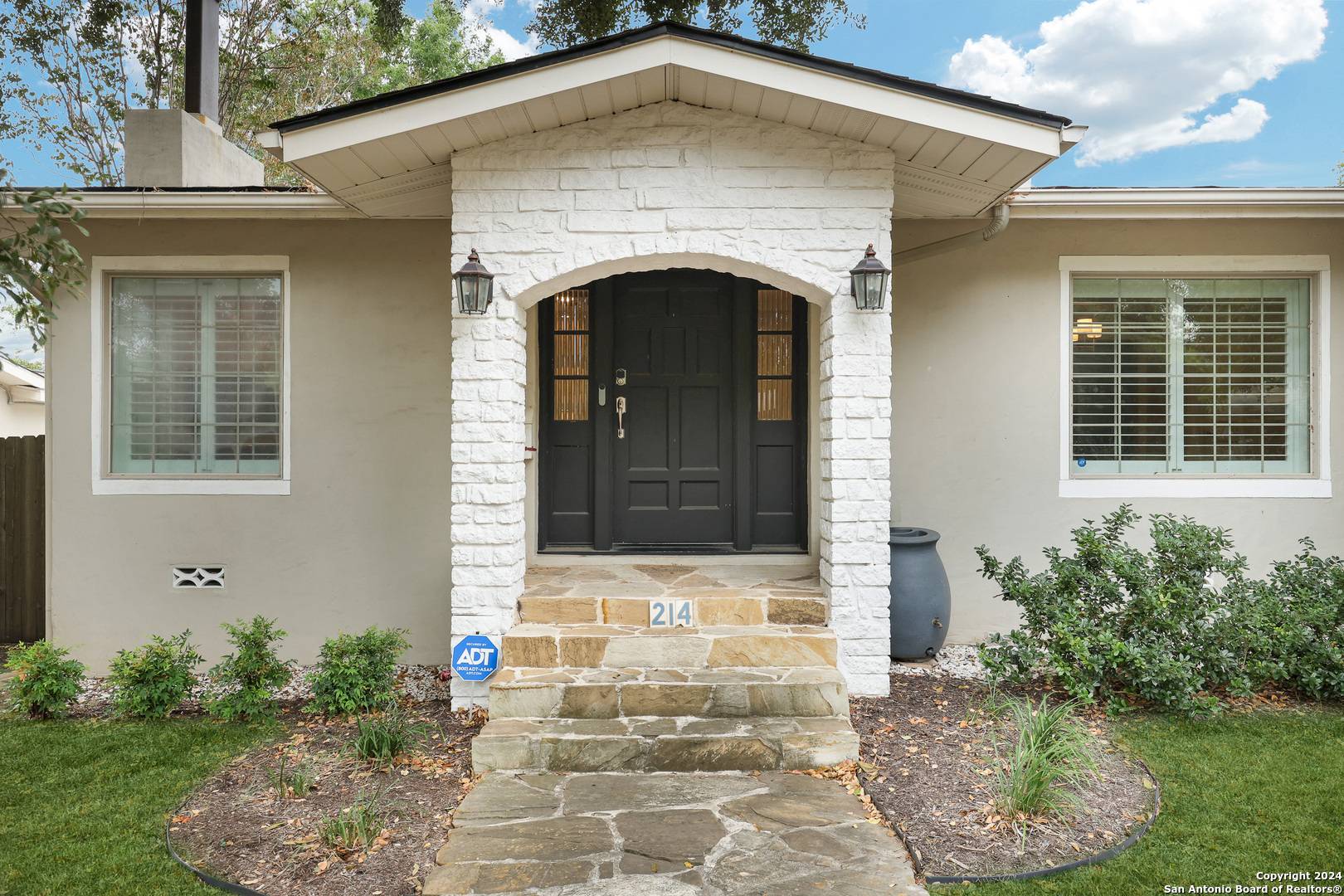 San Antonio, TX 78209-3333,214 ROBINHOOD PL