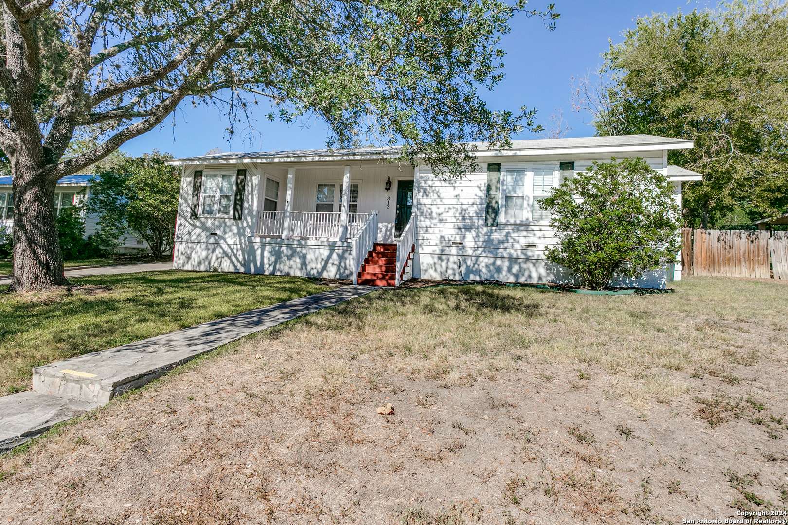 Terrell Hills, TX 78209-6160,313 LILAC LN