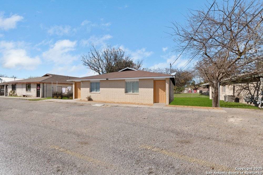 San Antonio, TX 78213-1367,11019 BALTIC DR