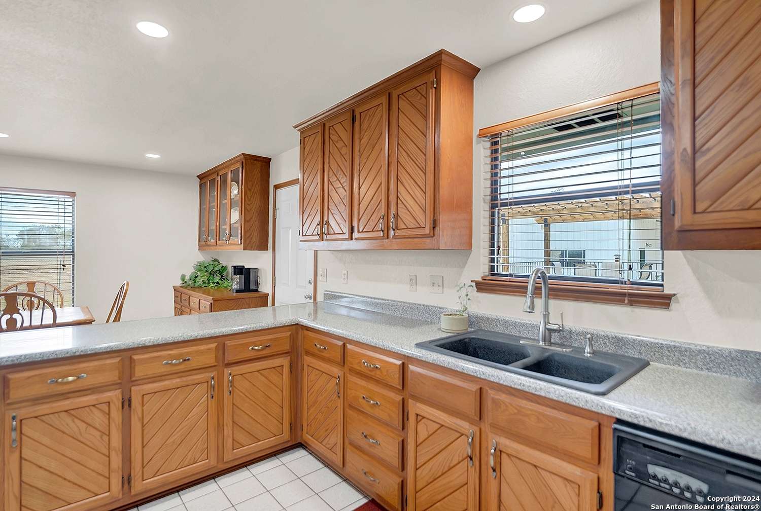 St Hedwig, TX 78152-9674,14320 LA VERNIA RD