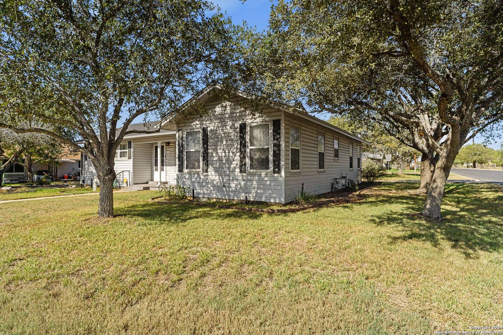 Poth, TX 78147-1104,311 SCHNEIDER ST