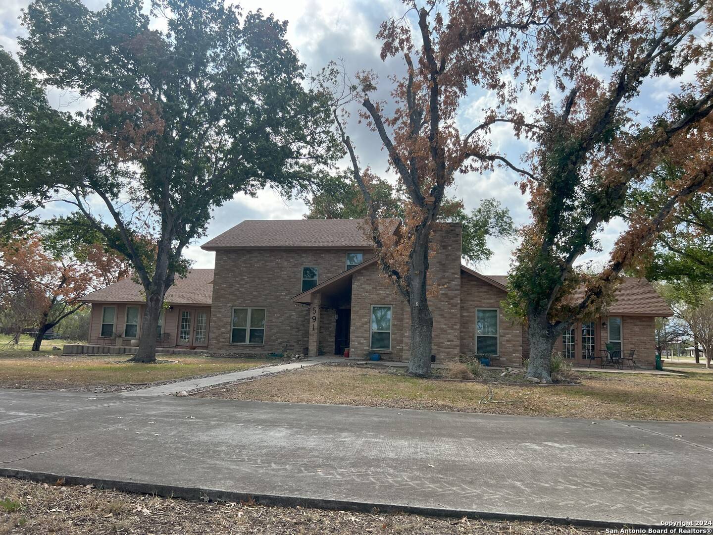 Devine, TX 78016,591 FM 2200 W