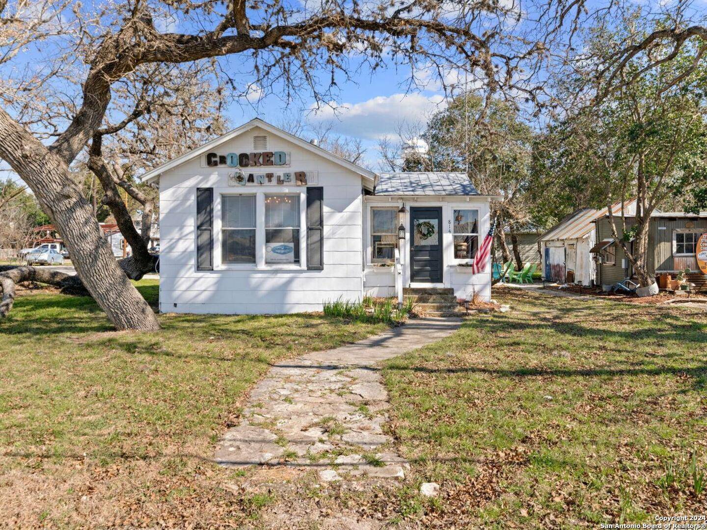 Bandera, TX 78003,814 12th St