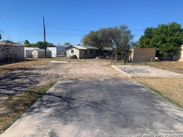 Del Rio, TX 78840,107 Mesquite