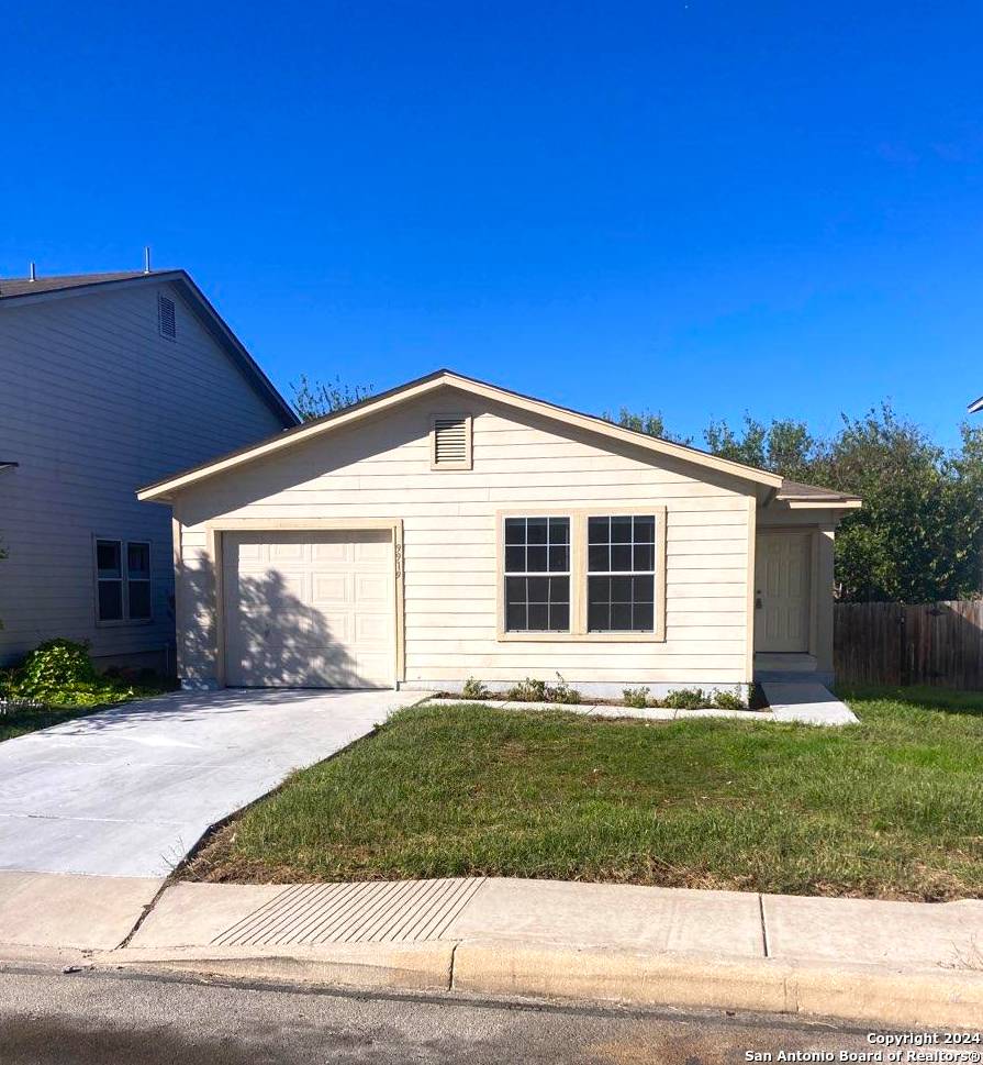 San Antonio, TX 78245-2930,9919 AMBER BREEZE