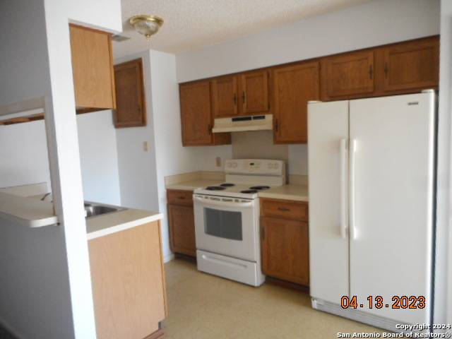 Pleasanton, TX 78064,1036 Orts UNIT B