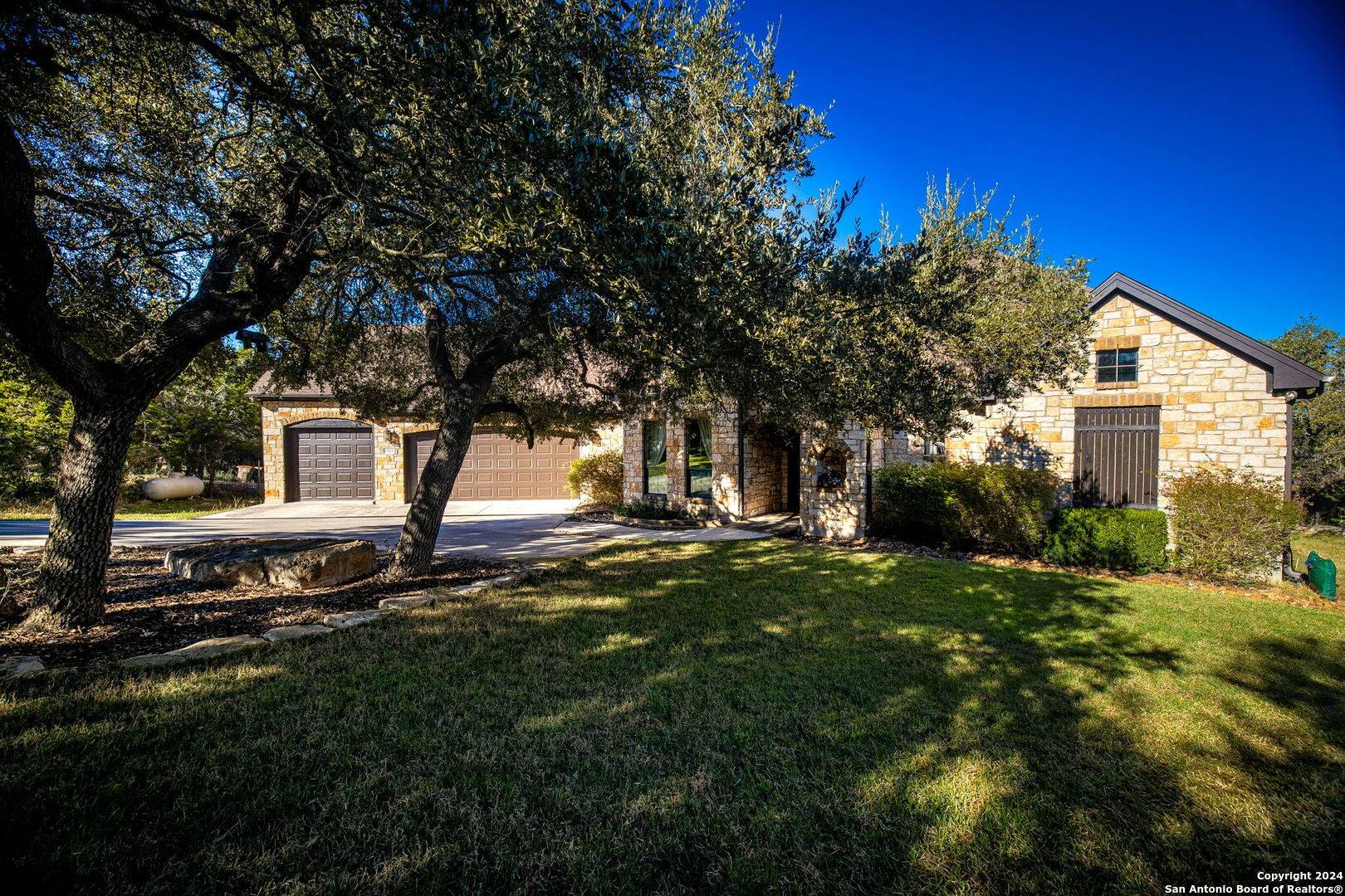 New Braunfels, TX 78132-2288,1561 HILLTOP RDG