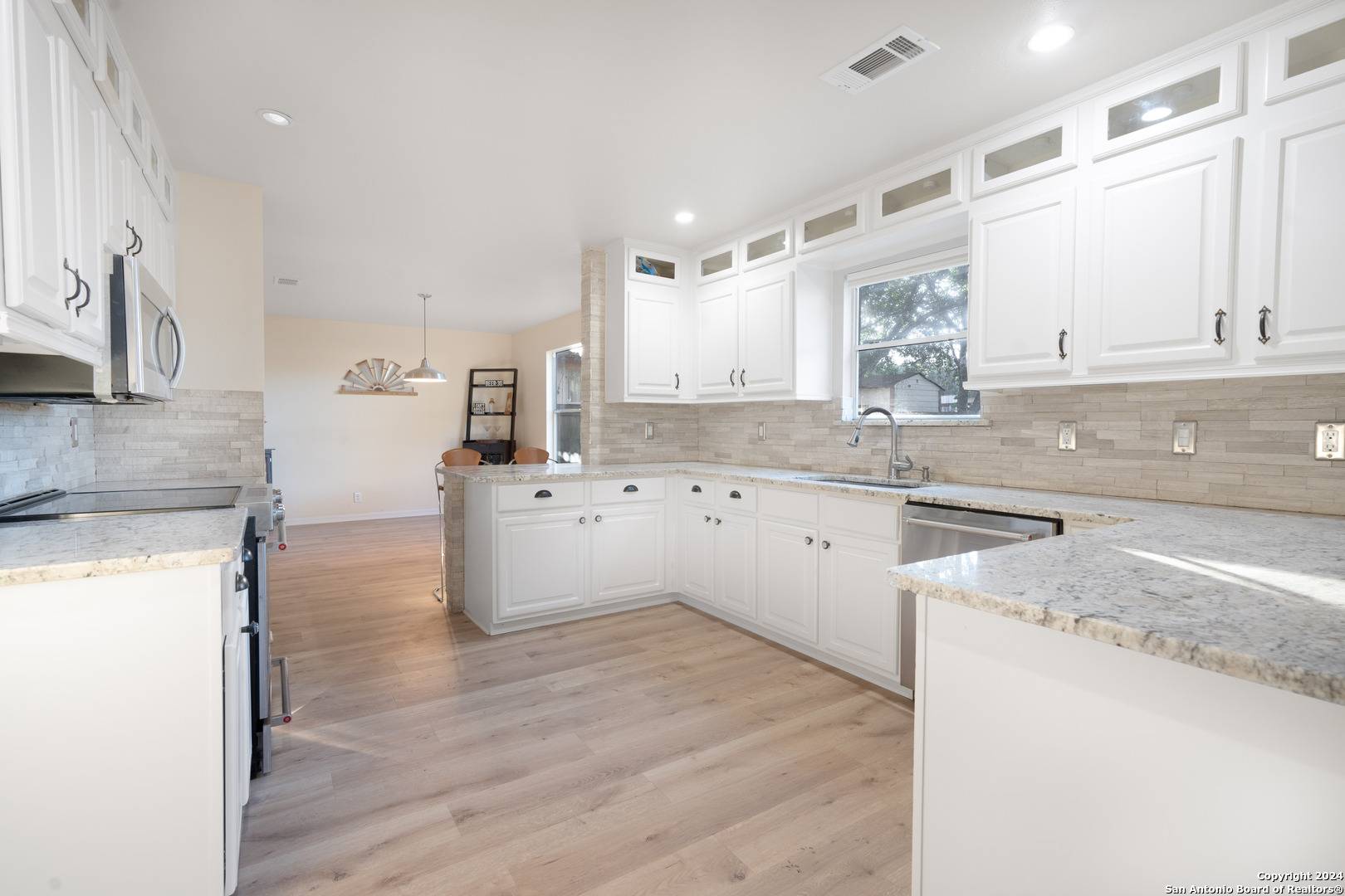 Helotes, TX 78023-4447,11827 DROUGHT PASS