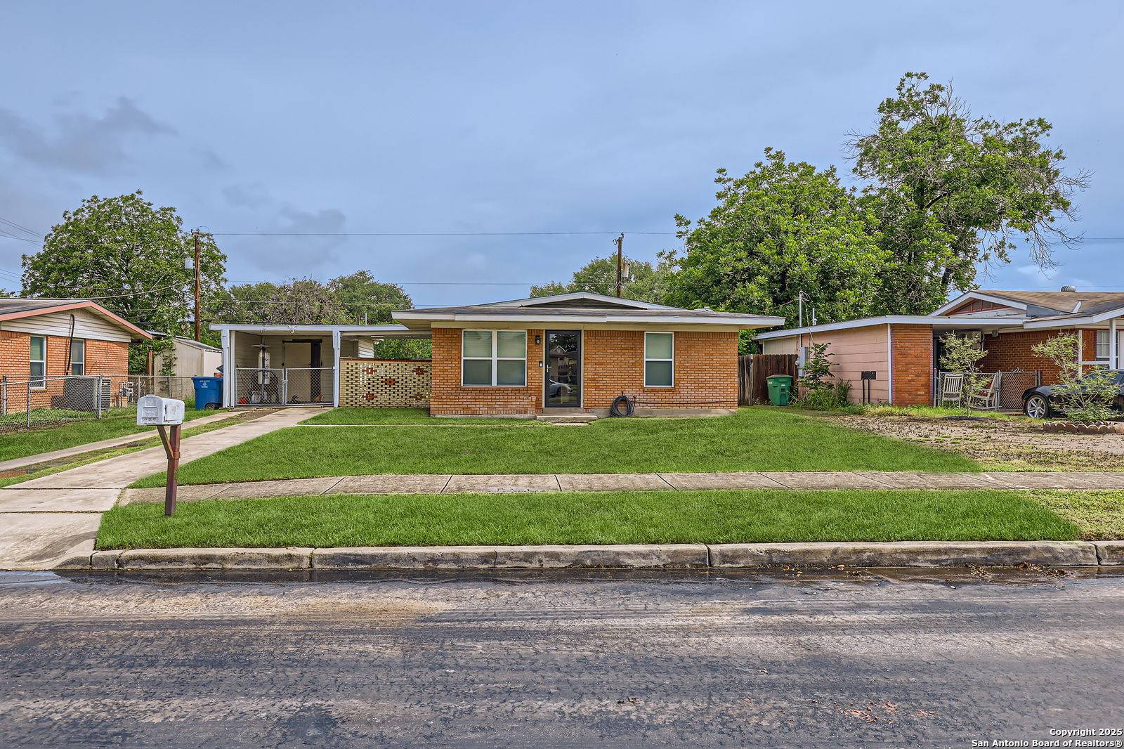 San Antonio, TX 78221-4038,207 VILLARET BLVD