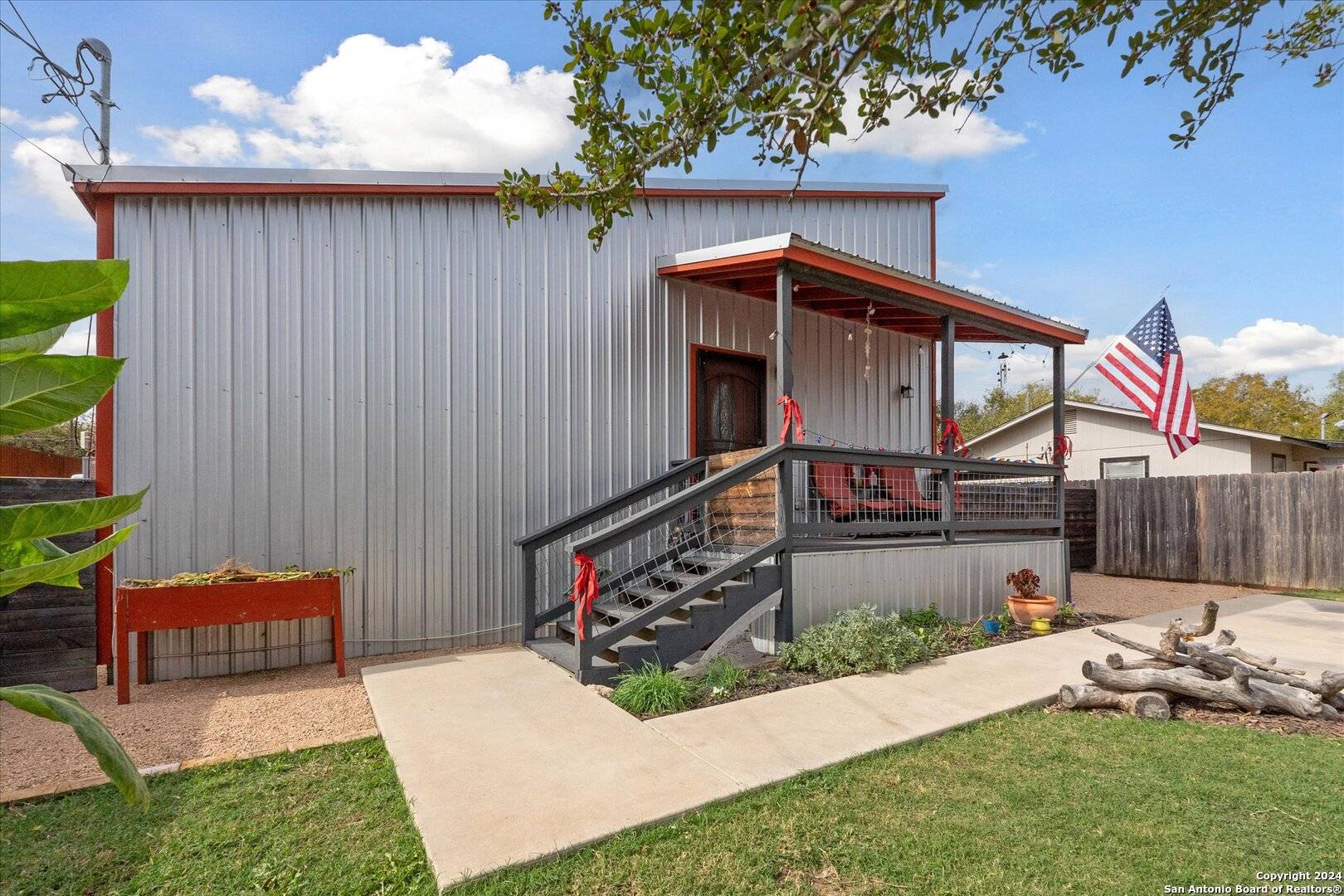 Lockhart, TX 78644,505 San Saba ST