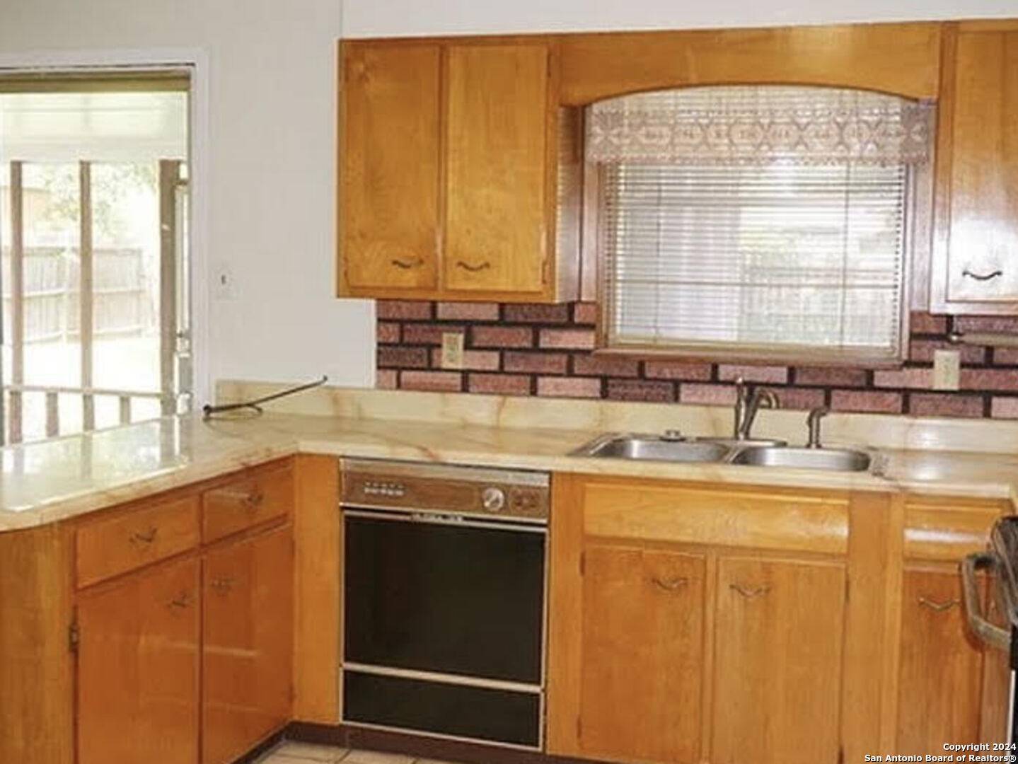 Kirby, TX 78219-1422,4102 KIRBY DR