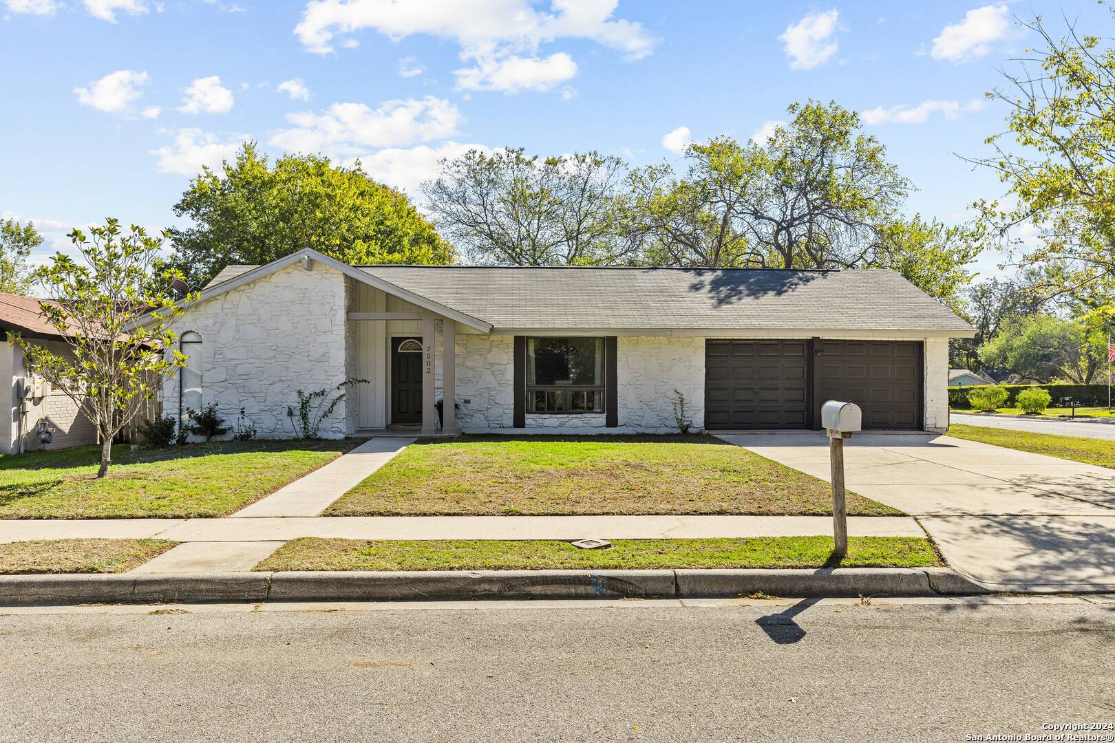 Live Oak, TX 78233-3133,7502 WISHING OAKS ST