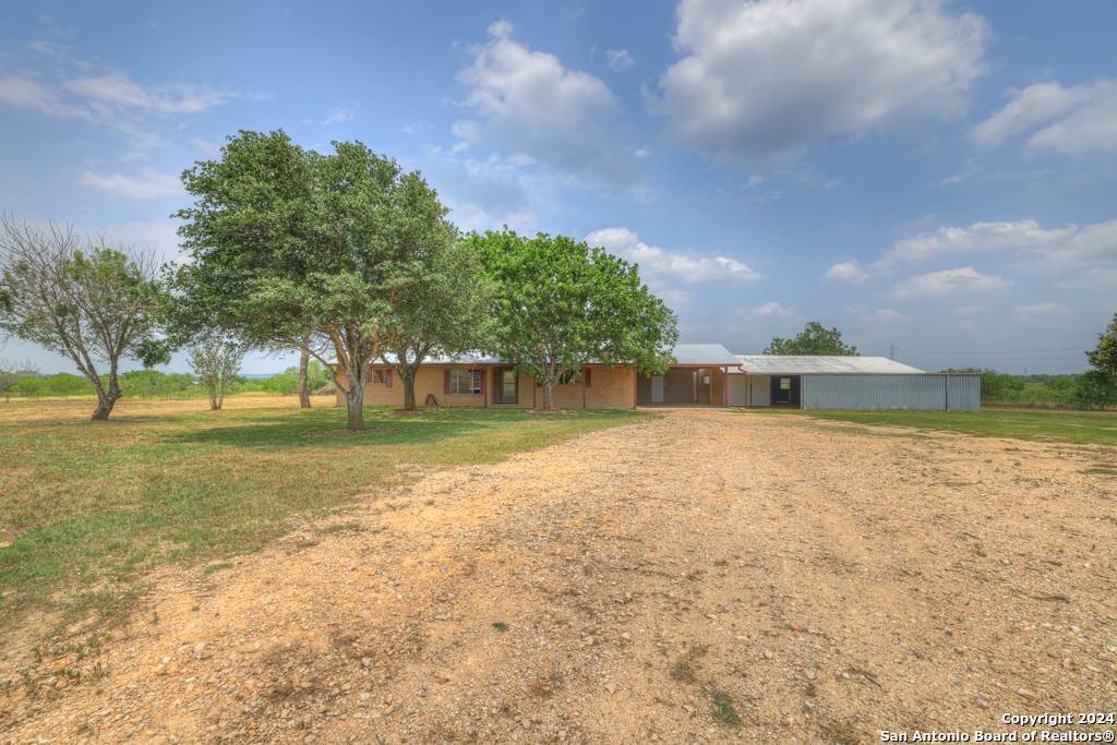 Seguin, TX 78155,12125 HUBER RD
