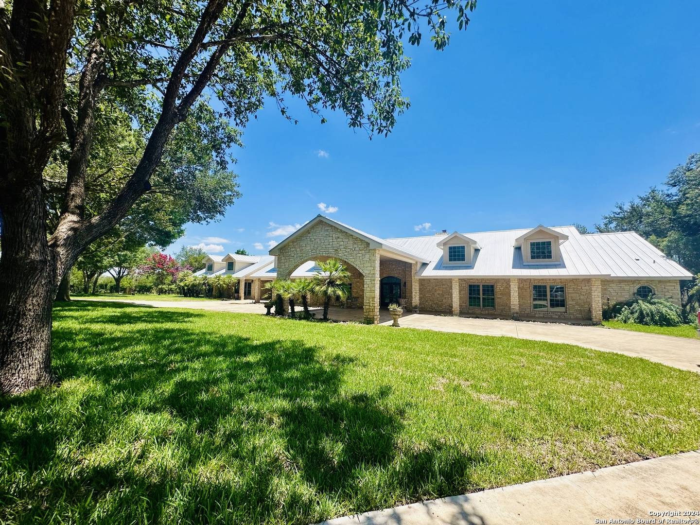 Castroville, TX 78009,2234 Hwy 90 W