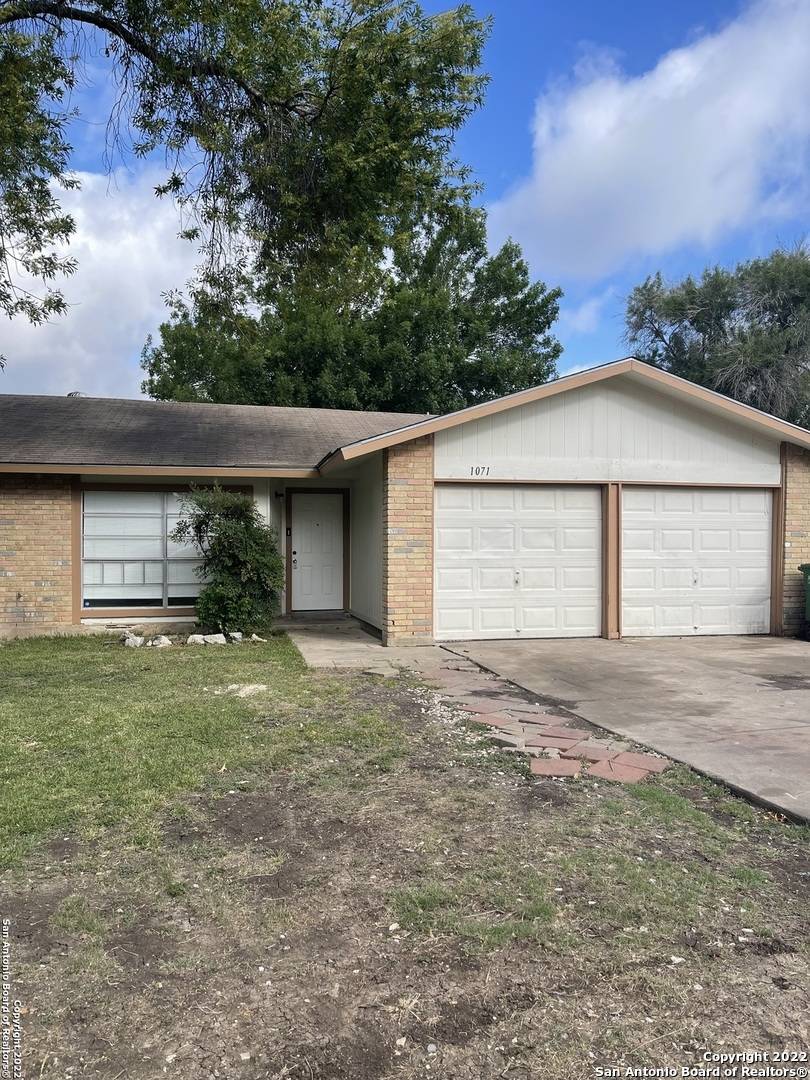 San Antonio, TX 78245,1071 Honey Tree St