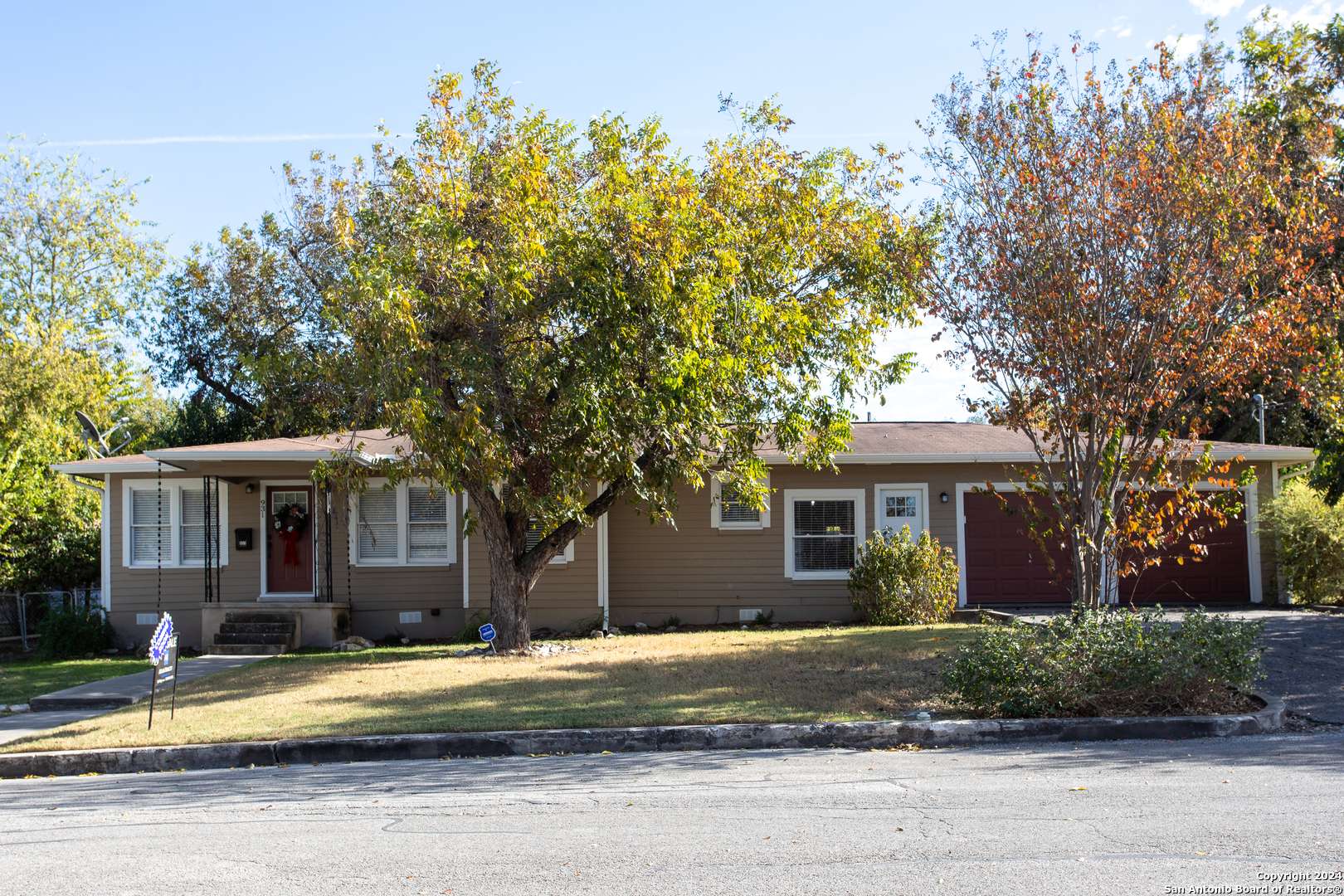 New Braunfels, TX 78130,931 STONEWALL ST