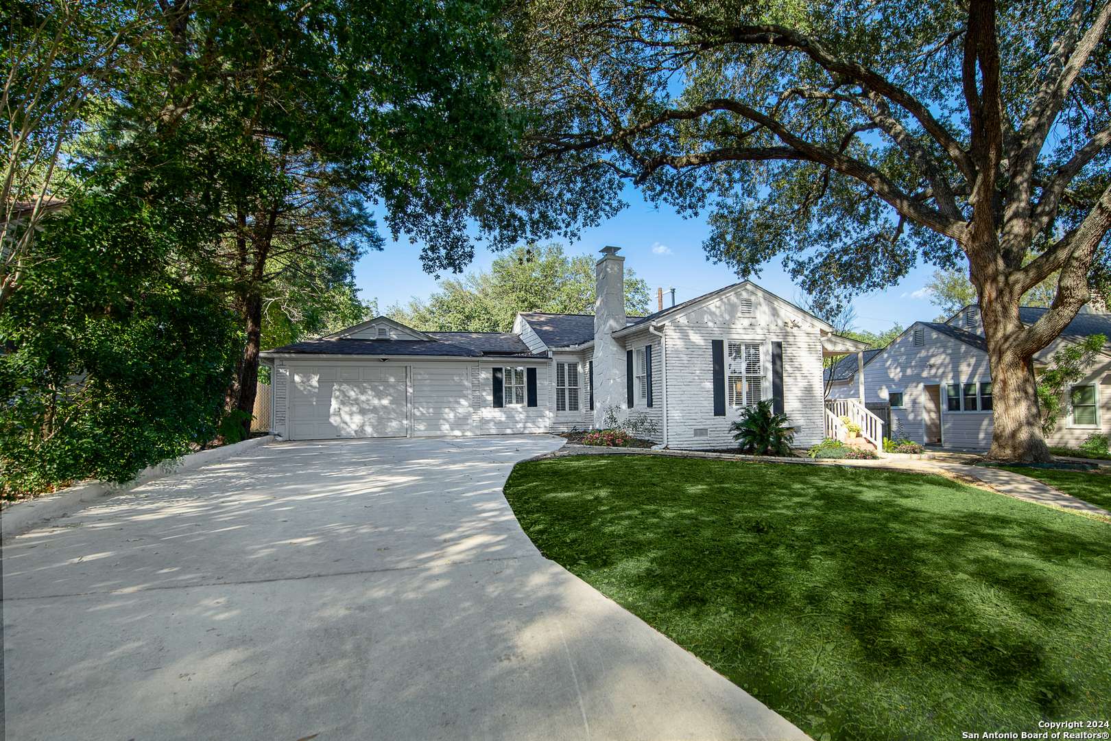 Alamo Heights, TX 78209-3838,235 RETAMA PL