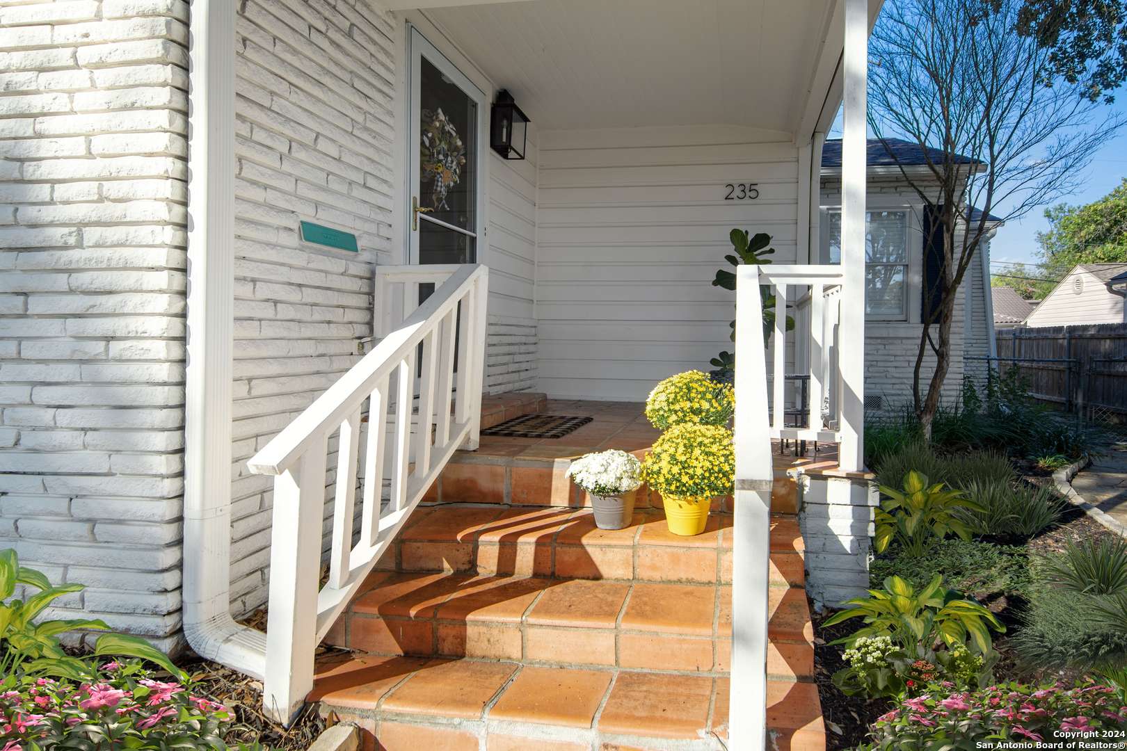 Alamo Heights, TX 78209-3838,235 RETAMA PL