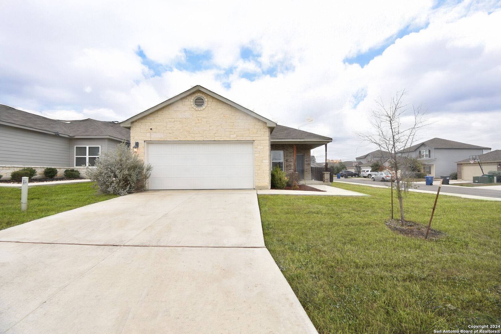 San Antonio, TX 78245,9003 Alvarado Bnd