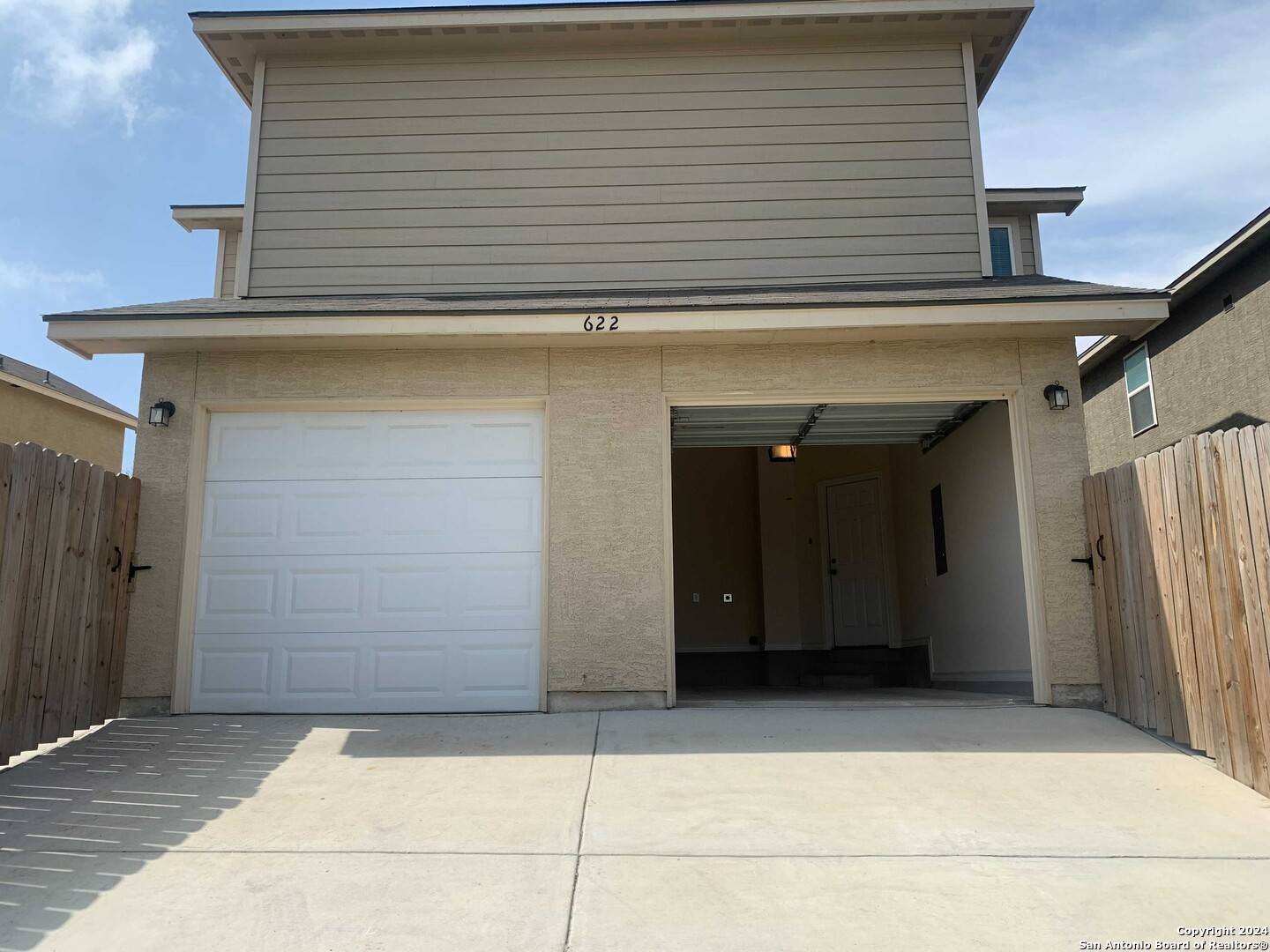 Universal City, TX 78148,622 MEADOW ARBOR LN UNIT 2