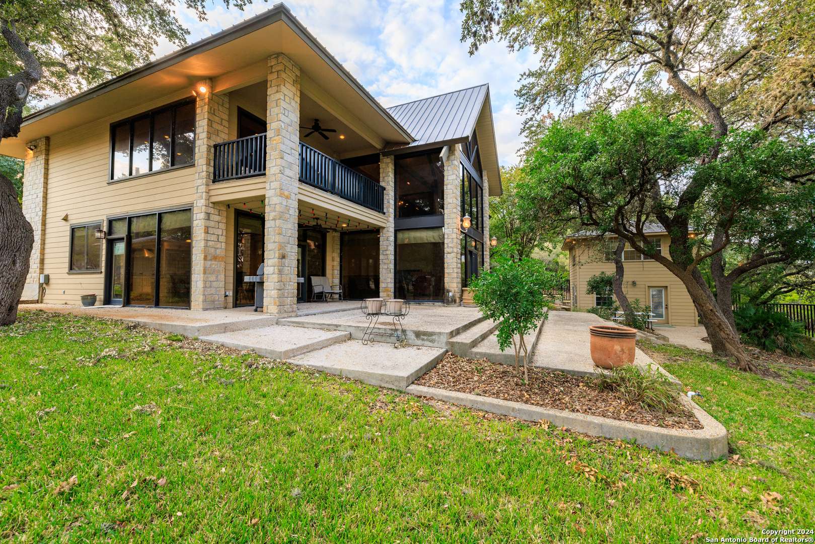 Pipe Creek, TX 78063,694 A SCENIC CIRCLE