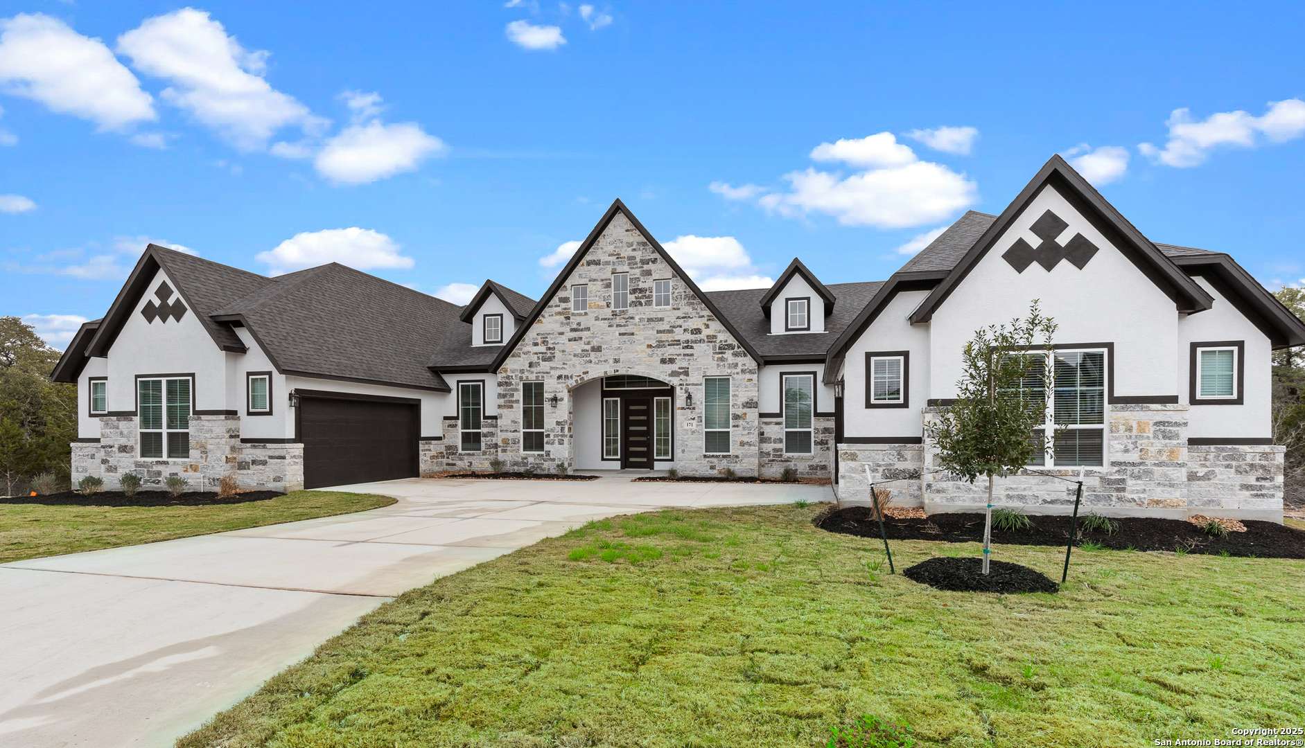 Castroville, TX 78009,171 Raven Road