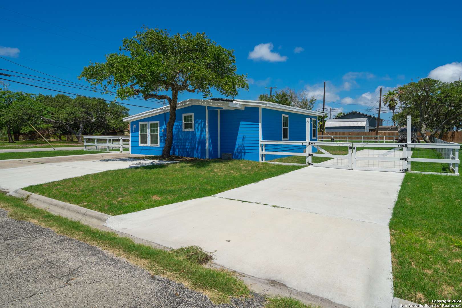 Aransas Pass, TX 78336,1403 S McCampbell